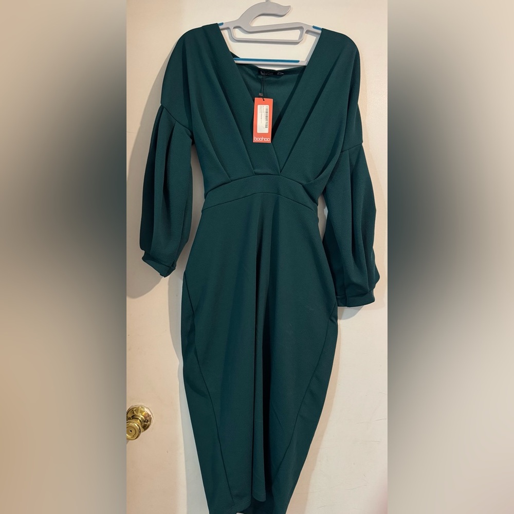 Boohoo Green Pleated Sheath Dress with Bishop Sleeves